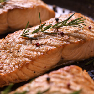 Trancio di salmone alla griglia con purè di patate